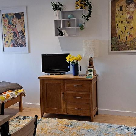 Modern Studio Apartment With Outstanding Views, Sleeps 2 نيلين المظهر الخارجي الصورة
